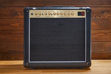 Guitar amplifier combo