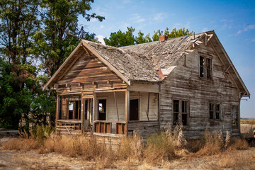 Fototapeta na wymiar Old Abandoned House