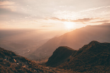Sonnenaufgang in den Alpen