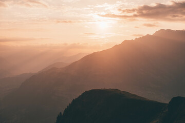 Sonnenaufgang in den Alpen