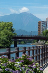 岩手山と北上川