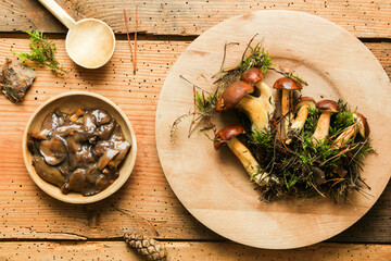 Pilze Waldpilze Maronen Braunkappen Gericht Teller sammeln Zubereitung