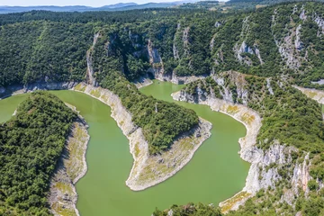 Rolgordijnen Meanders of Uvac river in Serbia © Fyle