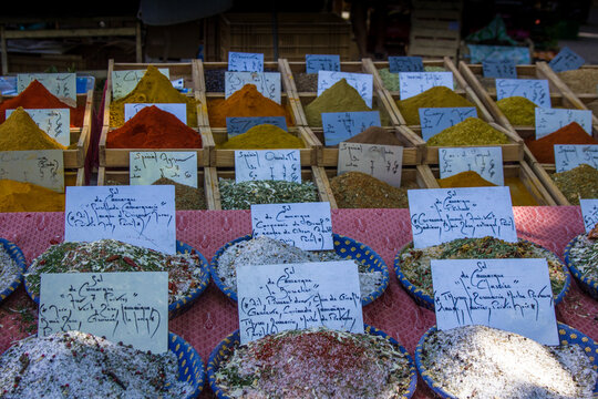 Food auf einem Markt in der Provence, Südfrankreich