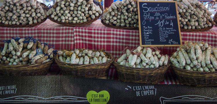 Food auf einem Markt in der Provence, Südfrankreich