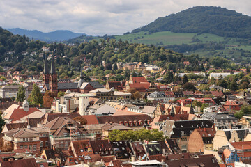 Freiburg i. Br.; Blick vom Münsterturm nach Süden mit St.-Johannes-Kirche und Lorettoberg