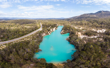 Fototapeta na wymiar Little Blue Lake in Tasmania Australia
