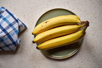 banany na talerzu 