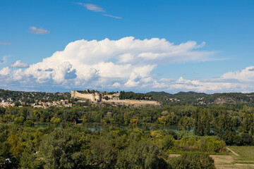 Fort Saint-André à Villeneuve-lès-Avignon depuis le Jardin des Doms à Avignon
