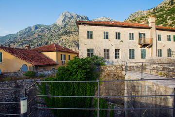 Fototapeta na wymiar Old buildings in Kotor, Montenegro