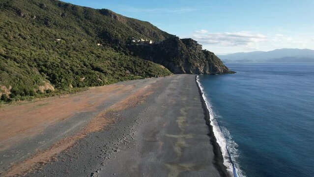 fin de journ&eacute;e sur la plage d&eacute;serte de Nonza - Haute-Corse Cap Corse