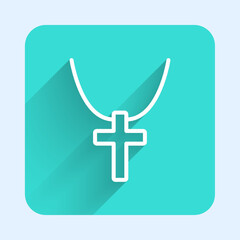 Obraz premium White line Christian cross on chain icon isolated with long shadow background. Church cross. Green square button. Vector