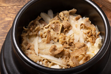 牛肉とごぼうの釜飯　炊き込みご飯