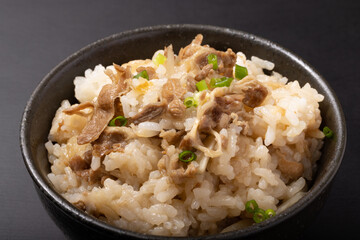 牛肉とごぼうの釜飯　炊き込みご飯