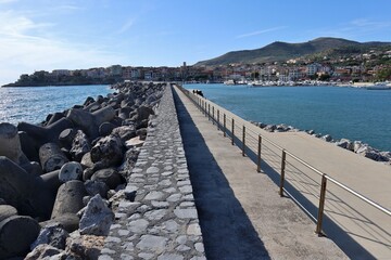 Marina di Camerota - Panorama del borgo dalla estremita del molo sopraflutto