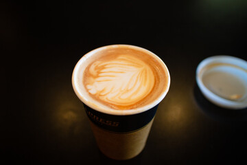 테이크아웃 카페라떼