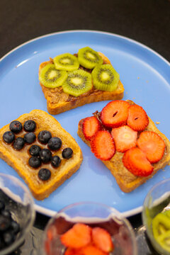 desayuno ,  emparedado de frutas