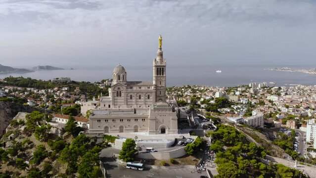 Notre Dame de la Garde Marseille - vue a&eacute;rienne