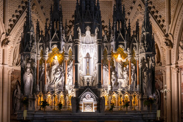 Fototapeta premium close-up view of the altar inside the historic Cobh Cathedral
