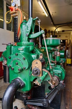 Vertical of a Crossley Brothers gas engine from the 1920s