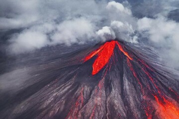 erupting volcano © 幹人 渡邉