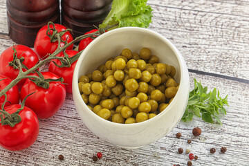 Canned sweet green peas conserve