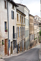 Rue médiévale à Cluny en Bourgogne. France