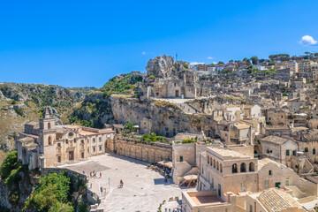 Fototapeta premium Kirche San Pietro Caveoso und die Kirche Santa Maria di Idris in der Altstadt von Matera in der Basilikata in Süditalien.