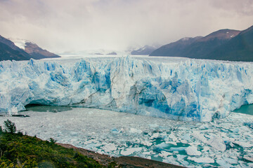 Fototapeta na wymiar Glaciar Perito Moreno