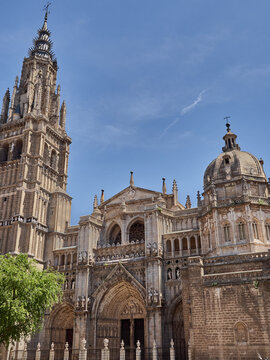 Main facade of Toledo Cathedral.   Primatial Cathedral of Saint Mary of Toledo, Catedral Primada Santa Mar&iacute;a de Toledo in Spanish. Castilla La Mancha, Spain, Europe