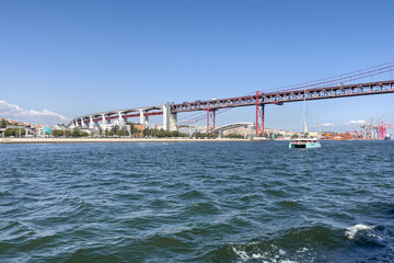 Fototapeta na wymiar Bridge of 25th April in Lisbon