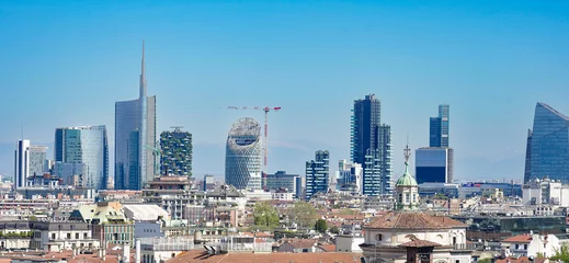 Gordijnen Skyline van de Italiaanse stad Milaan © tristanbnz