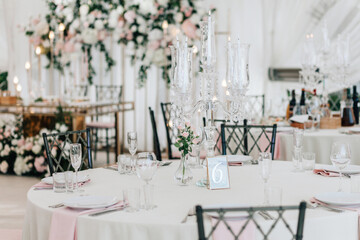 Beautiful wedding table decoration and table setting. 