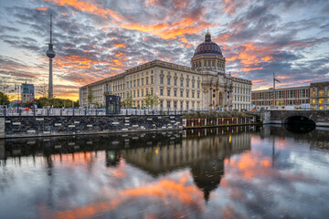 The reconstructed Berlin City Palace with the Television Tower before sunrise © elxeneize