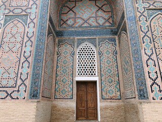 Obraz premium [Uzbekistan] Exterior of the Shah-i-Zinda Mausoleum with beautiful blue tile decoration (Samarkand)