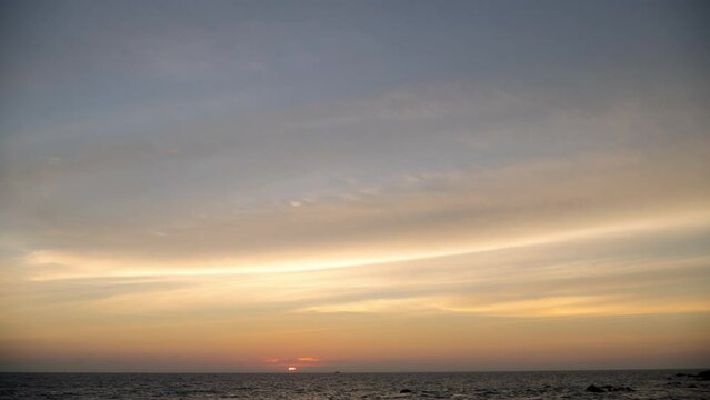 timelapse amzing sky sunset failling down with lens 35 mm