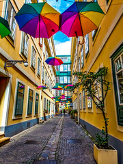 Fototapeta na wymiar Aufgehängte Regenschirme