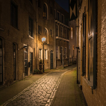 Schiedam Overmaassesteeg at night