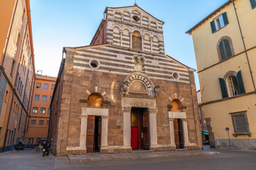 Fototapeta na wymiar Eglise de San Giusto, à Lucques, Italie