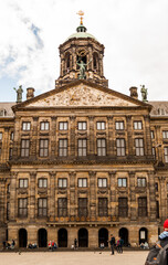 Fototapeta na wymiar Fachada del Palacio Real de Ámsterdam, Plaza Dam, Amsterdam, paises bajos