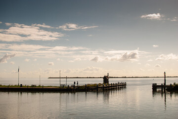 vista del cielo con nubes desde el puerto de Voledam, holanda, países bajos, 