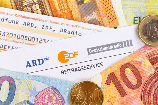 Beitragsservice von ARD und ZDF Rundfunkgeb&uuml;hr Rundfunkbeitrag GEZ mit Geld in Deutschland