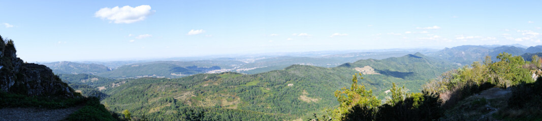 Naklejka premium Beautiful panoramic landscape of the Pyrenees mountain valley from the ruins of cathar fortress Montsegur in France