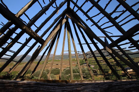 Estructura de palloza abandonada (Campo del Agua - El Bierzo)