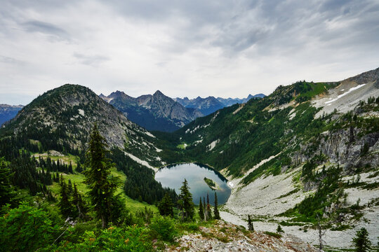 View of Lake Ann from Maple Pass trail, North Cascades National Park, Washington State, United States, North America, Pacific Northwest