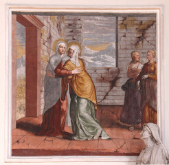 Maria incontra Elisabetta. Affresco nella Chiesa parrocchiale di Civezzano in Valsugana (Trentino)