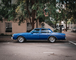 Obraz na płótnie Canvas Blue classic car