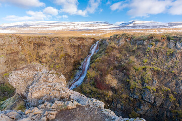 der unglaubliche Kolugljúfur Canyon auf Island mit seinen tiefen Schluchten