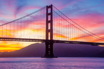 Fototapeta na wymiar Pretty sunset over the Golden Gate Bridge 