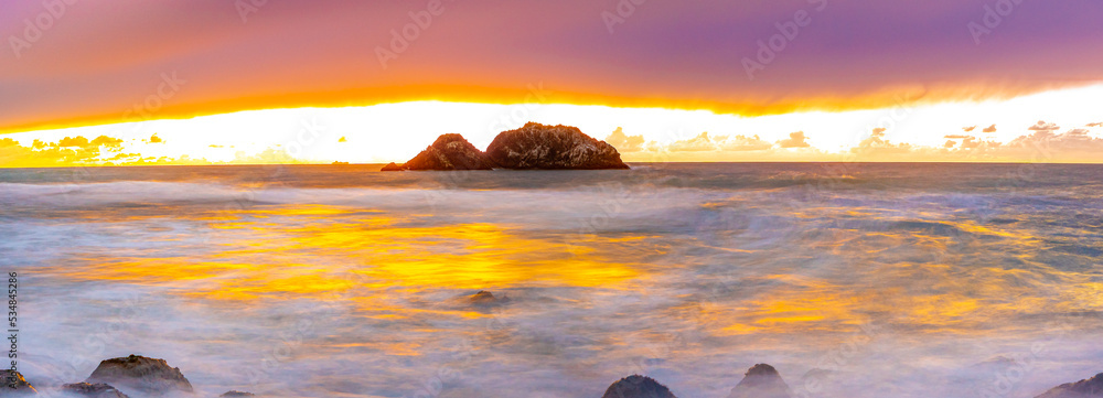 Wall mural amazing view of the sunset at the beach in san francisco